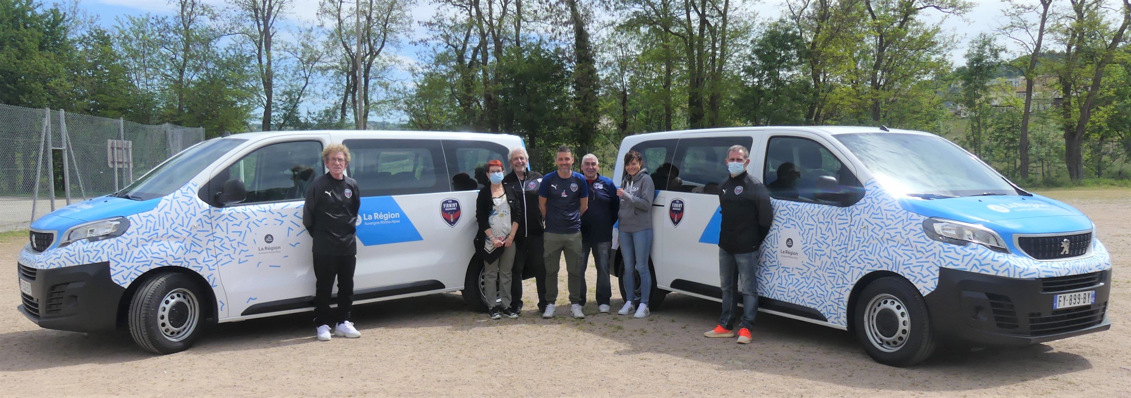 REMISE OFFICIELLE DES SEPT MINIBUS